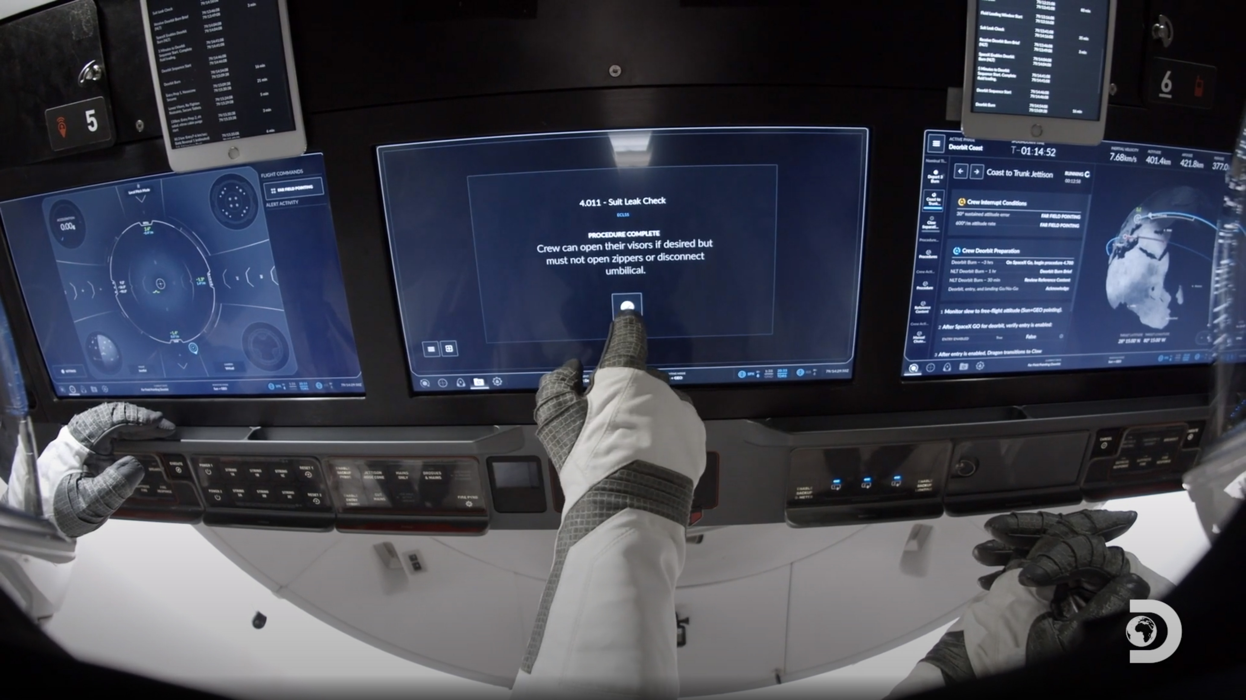 SpaceX - Crew Dragon Displays UI/UX